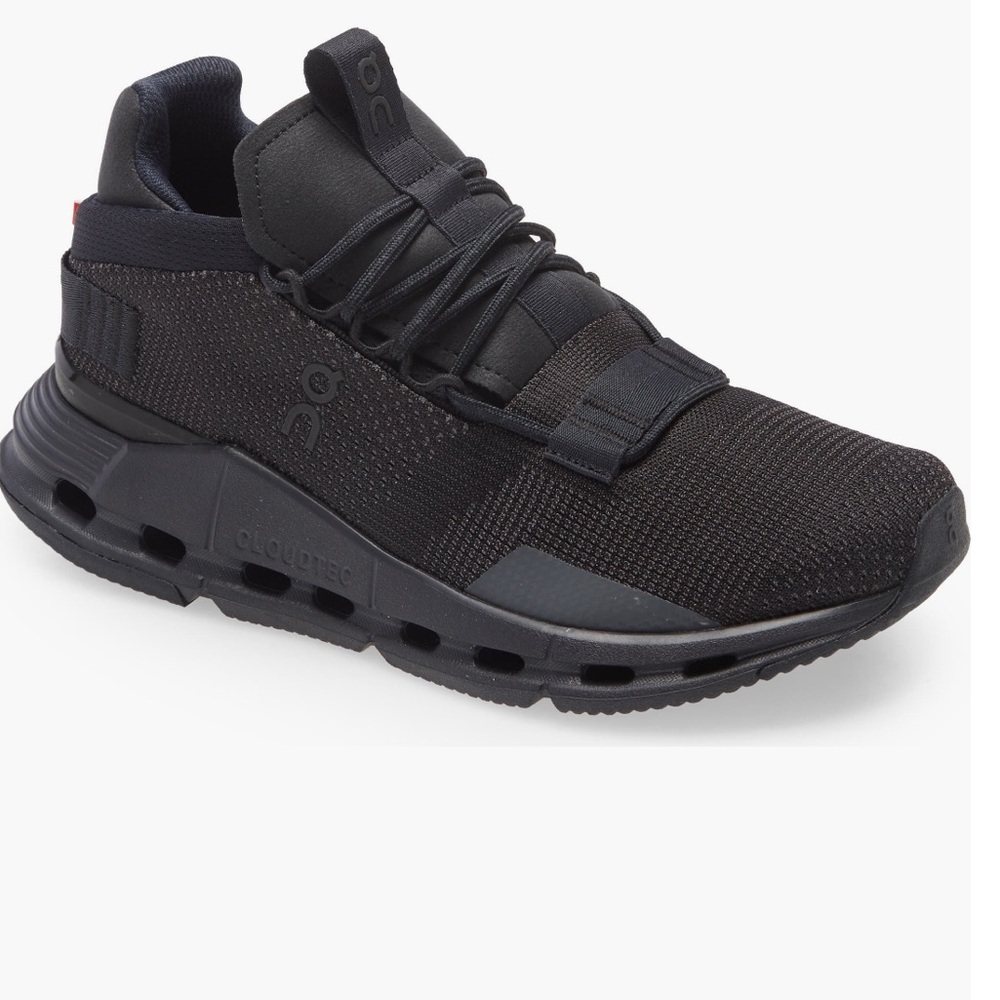 ON Cloudnova Sneaker